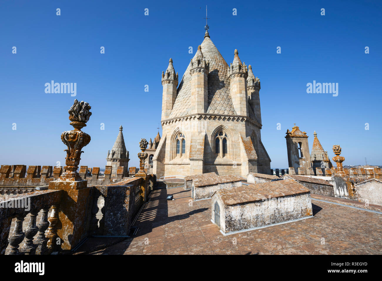 Evora's Se cathedral, with the Romanesque towers viewed from the roof terrace, Evora, Alentejo, Portugal, Europe Stock Photo