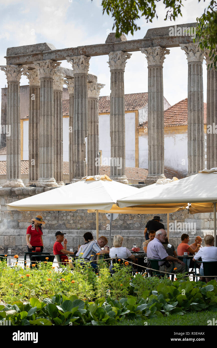 Templo Romano dating from the 2nd century AD and the Quiosque Jardim Diana cafe at noon, Evora, Alentejo, Portugal, Europe Stock Photo