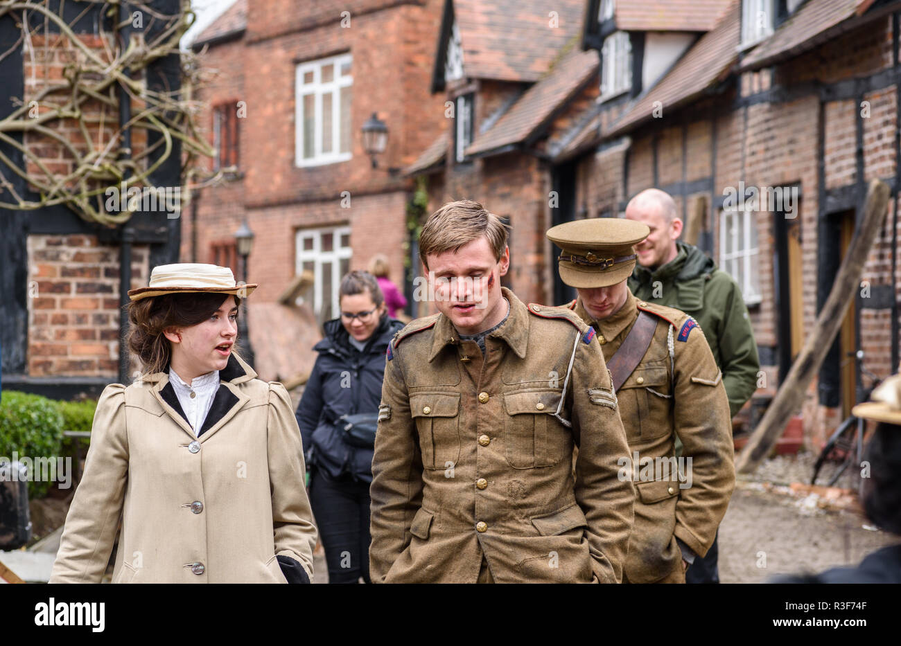 Great Budworth, UK. 9th April, 2018. Actors dressed in Edwardian costumes, starring in the new BBC drama 'War Of The Worlds' by HG Wells, return from f Stock Photo