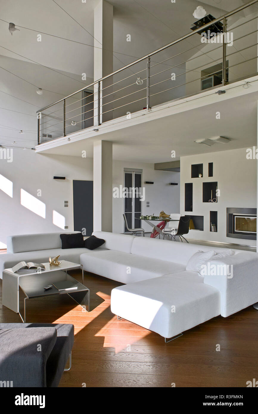 Luxury loft interiors hi-res stock photography and images - Alamy