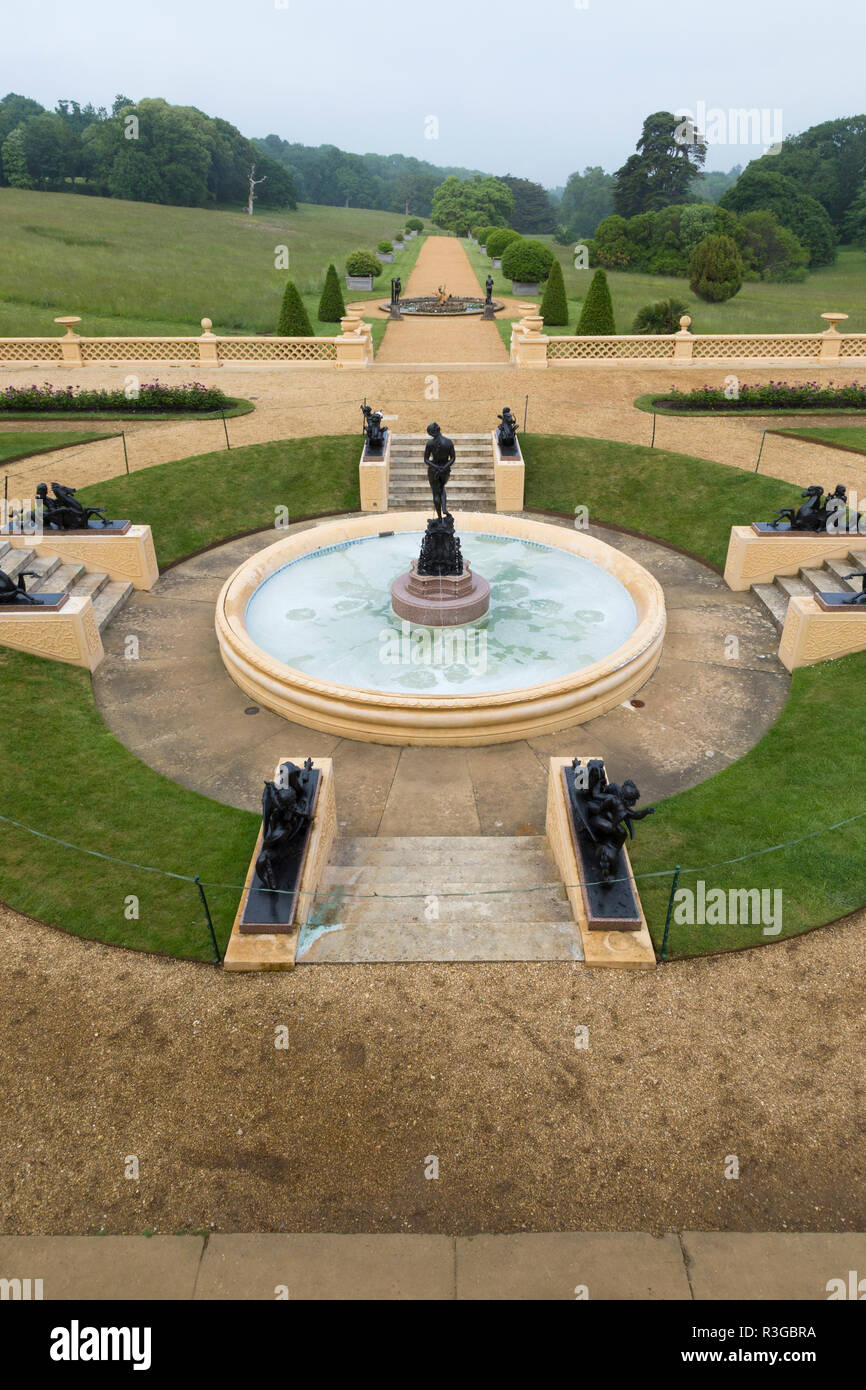 View Of The Formal Lower Terrace Gardens Of Osbourne House With The Andromeda Fountain By John Bell Osbourne House Isle Of Wight Uk 98 Stock Photo Alamy View Of The Formal Lower Terrace Gardens Of Osbourne House With The Andromeda Fountain By John Bell Osbourne House Isle Of Wight Uk 98 Stock Photo Alamy
