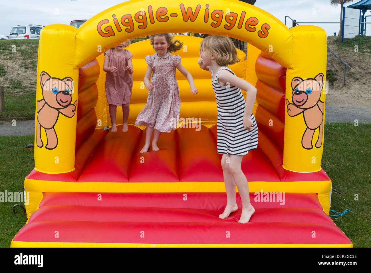 Amazon.com: AirMyFun Food Bouncy Castle, Bounce House with Hamburger  Ketchup Shape, Jump & Slide Area with Safety Net, Giant Castle with Ball  Pit & Air Blower : Toys & Games
