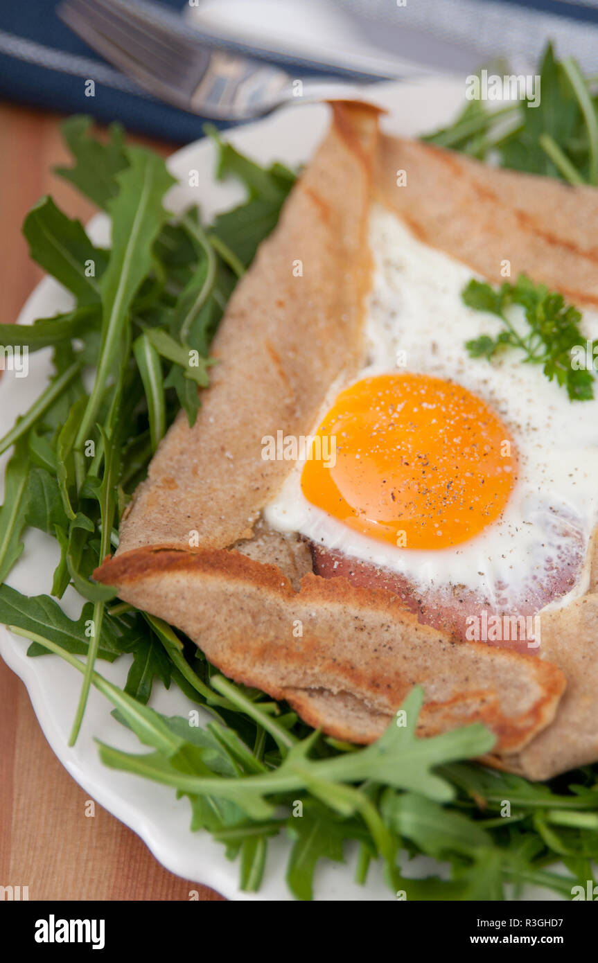 Galette complete hires stock photography and images Alamy