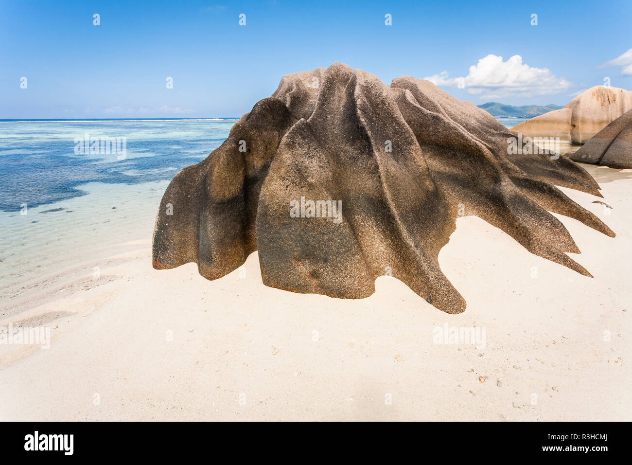 Horizon igneous rock hi-res stock photography and images - Alamy