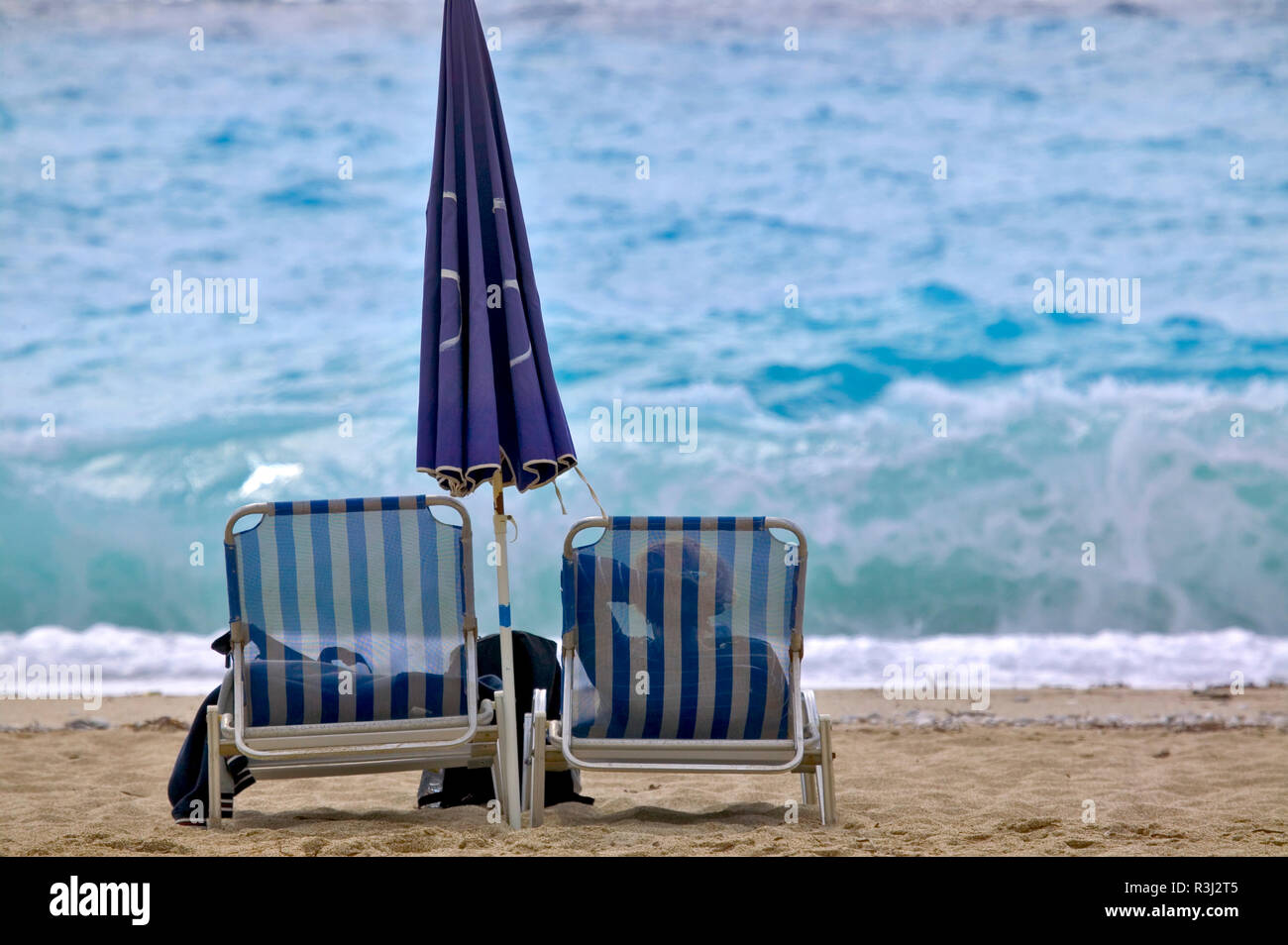 Water deflection hi-res stock photography and images - Alamy