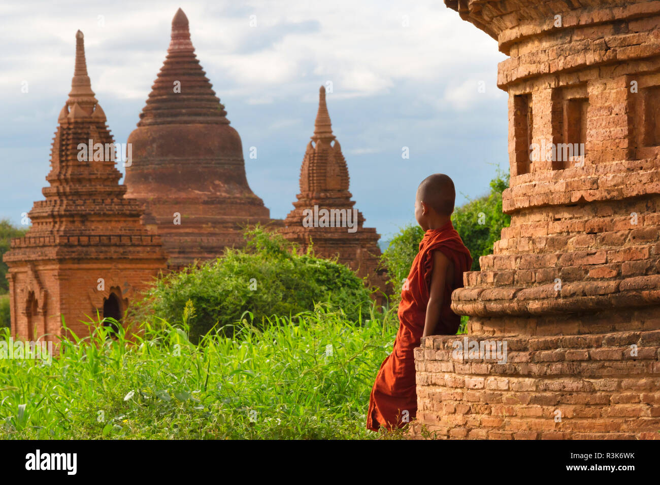 Temples Myanmar Monks High Resolution Stock Photography and Images - Alamy