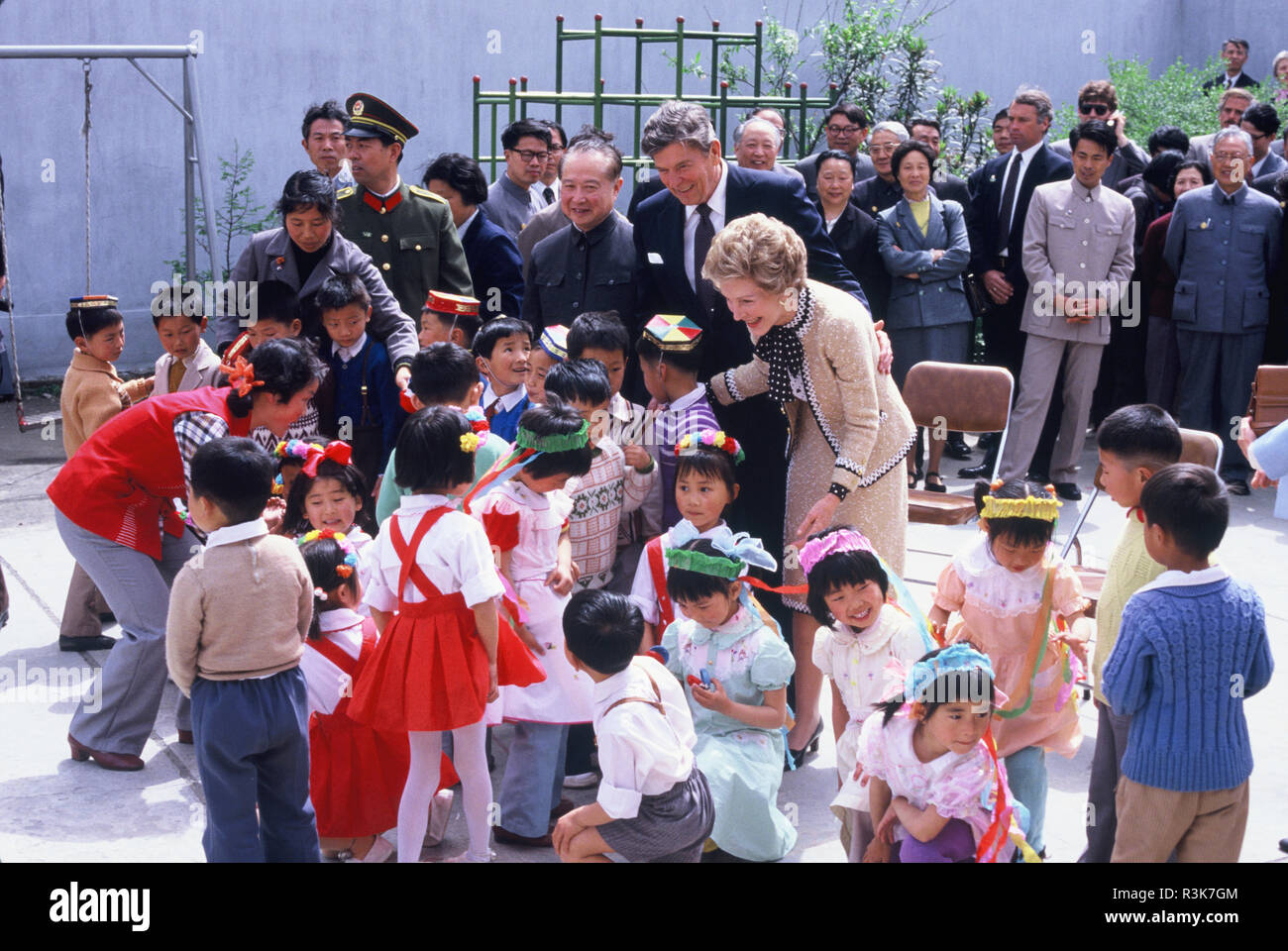 Ronald reagan school children hi-res stock photography and images - Alamy
