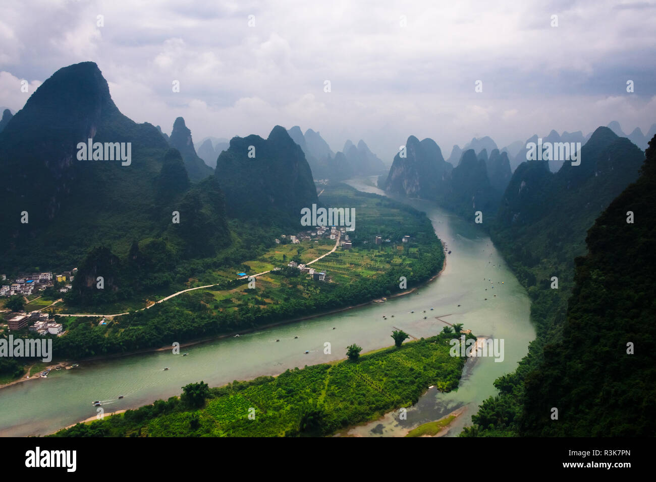 Li River with karst hills, Yangshuo, Guangxi Province, China Stock Photo