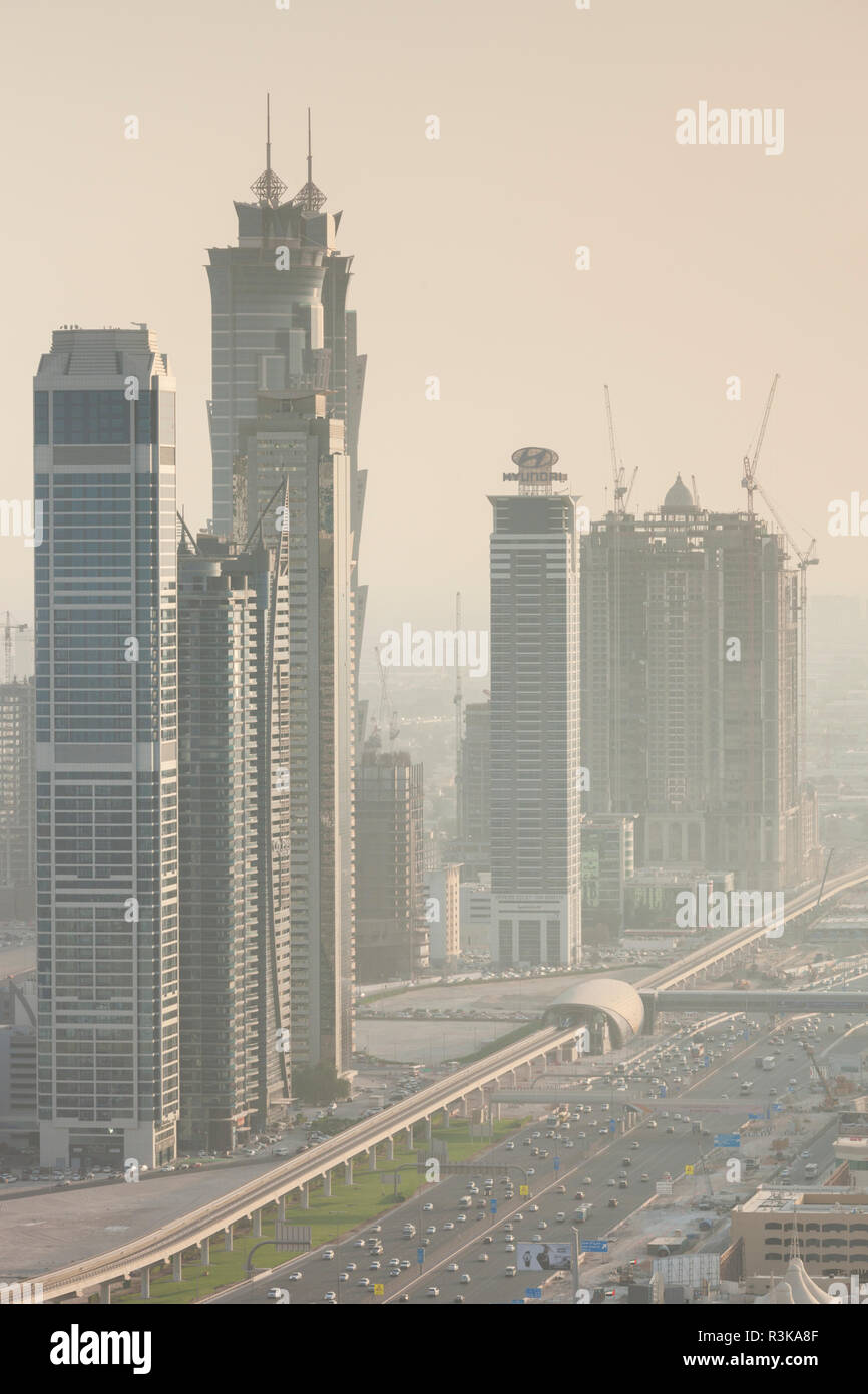 Dubai high rise hi-res stock photography and images - Alamy