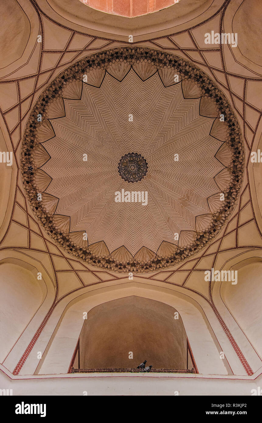 Humayun's tomb interior hi-res stock photography and images - Alamy