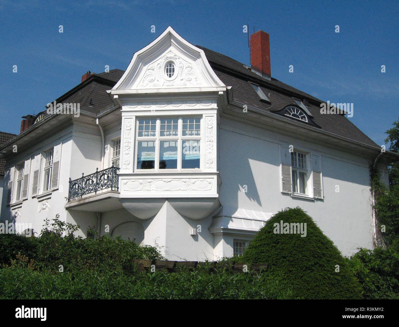 Luxury Villa In Hamburg Stock Photo Alamy