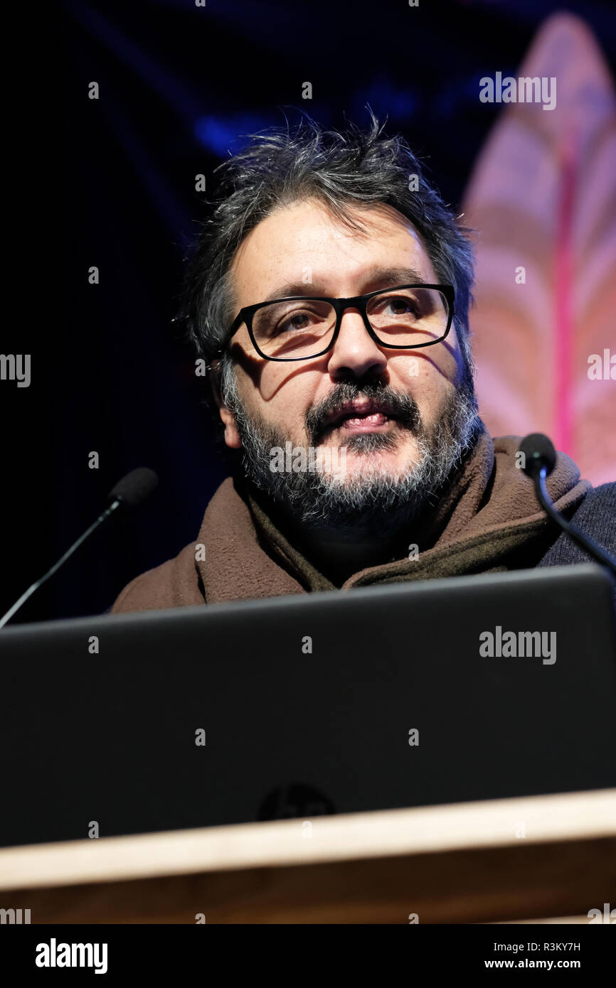 The Hay Festival Winter Weekend, Hay on Wye, Wales, UK - Friday 23rd November 2018 - Peter Florence the Director of the Hay Festival introduces a speaker on stage. Photo Steven May / Alamy Live News Stock Photo