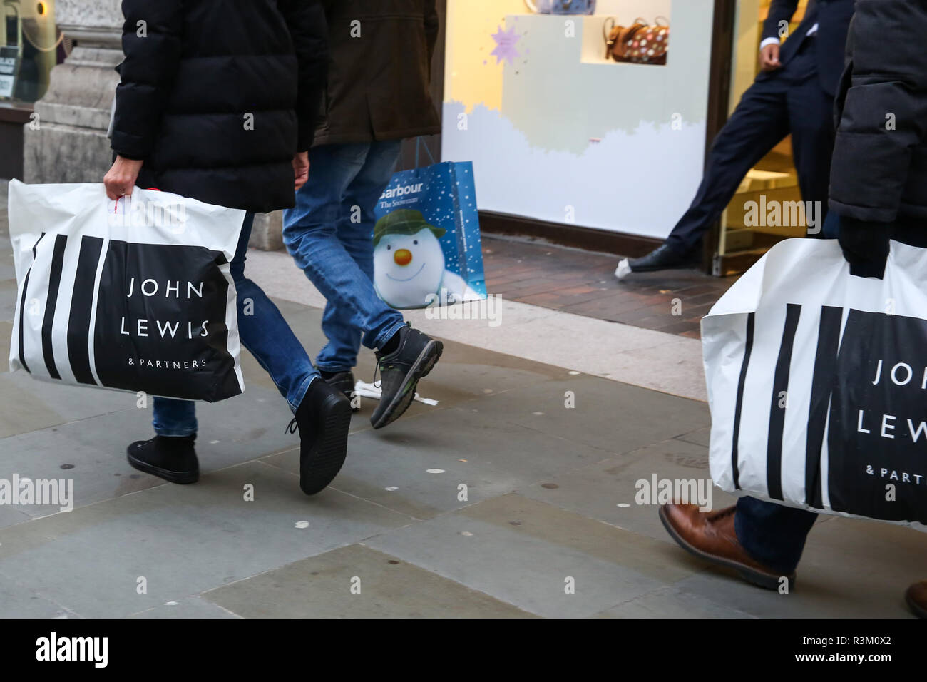 Black friday london hi-res stock photography and images - Page 24 - Alamy