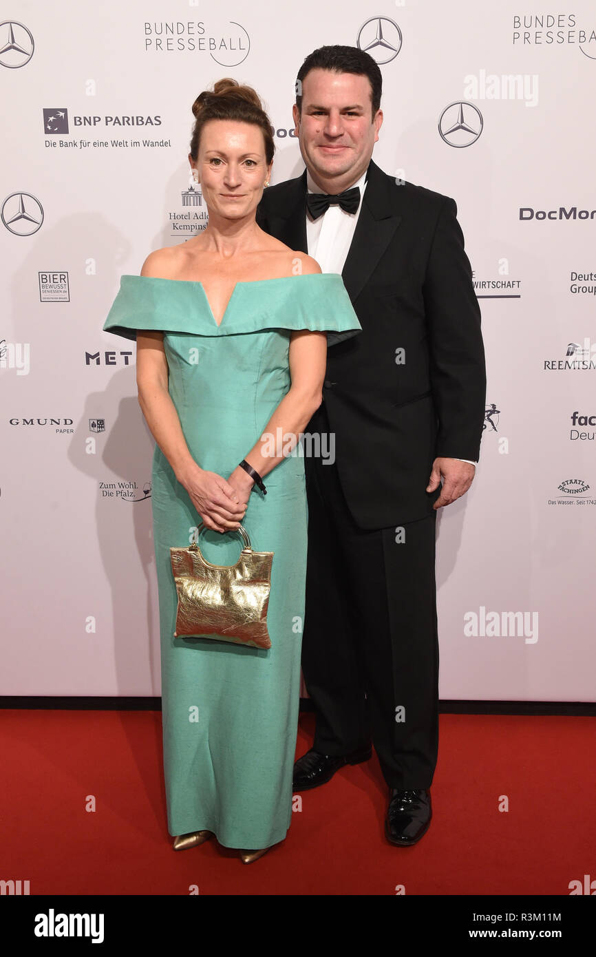 23 November 2018, Berlin: Hubertus Heil (SPD), Federal Minister of Labour and Social Affairs, and his wife Solveig Orlowski come to the Hotel Adlon for the 67th Federal Press Ball over the Red Carpet. Photo: Gregor Fischer/dpa Stock Photo