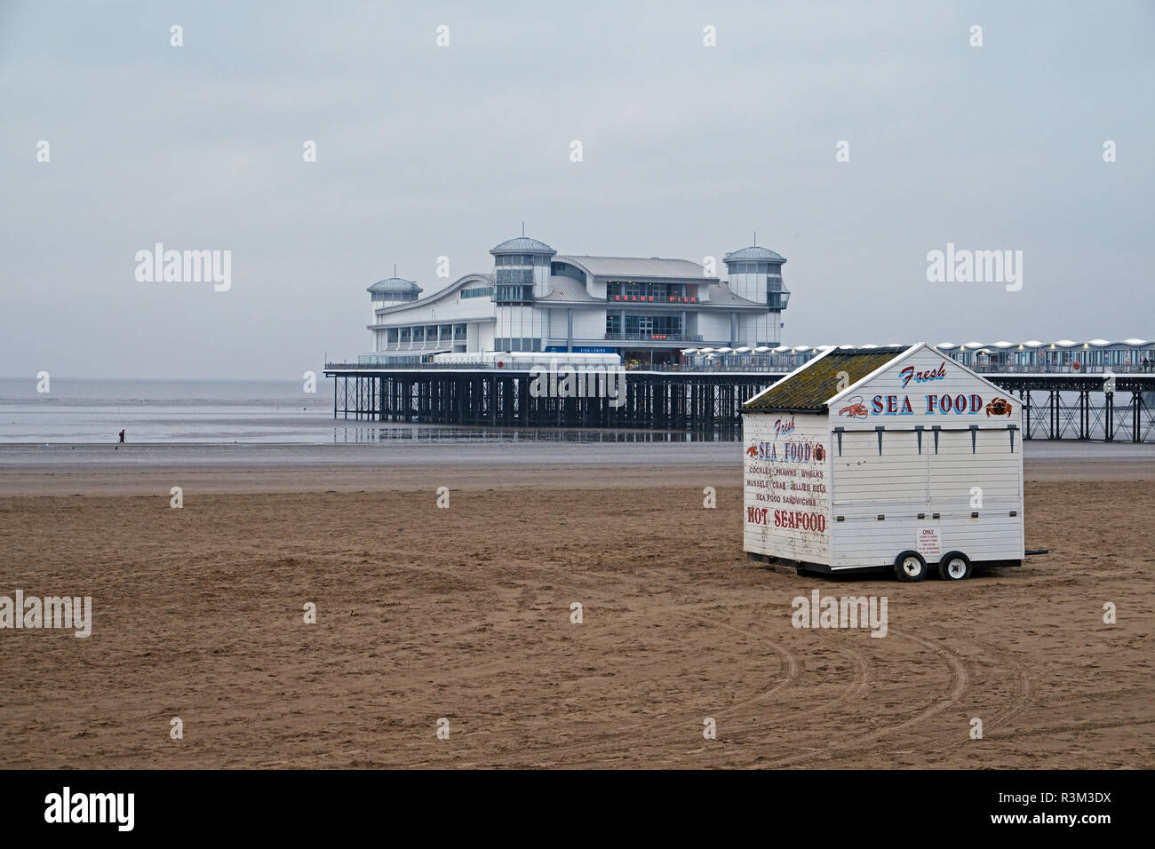 WestonsuperMare, UK. 23rd November, 2018. UK weather a slightly