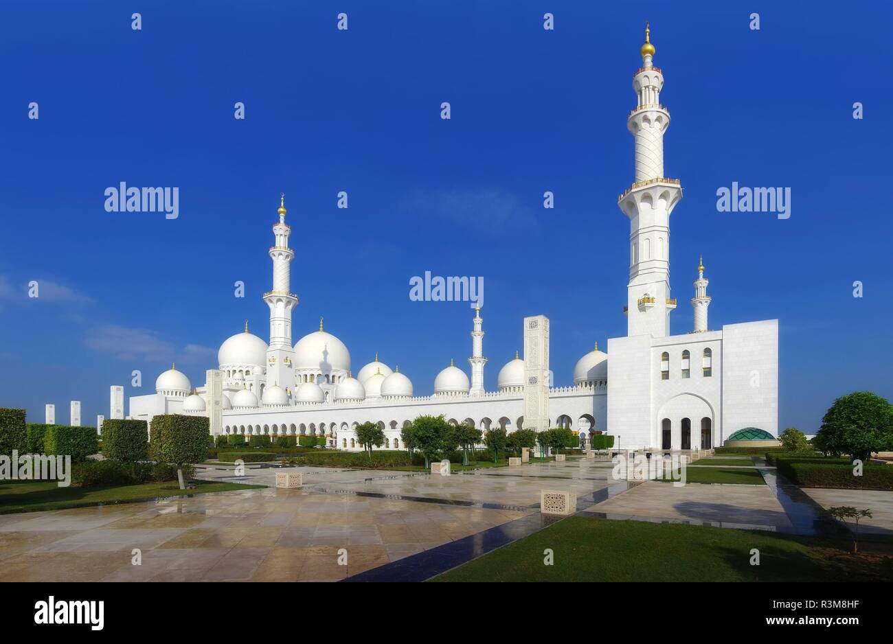 sheikh zayid mosque in abu dhabi Stock Photo