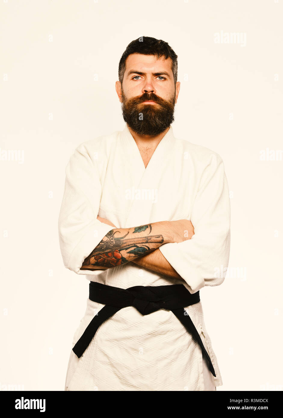 Bratlar haqida Xxx video Kuyov mast bolib, kelinini boshqalar sikishayotgan edi