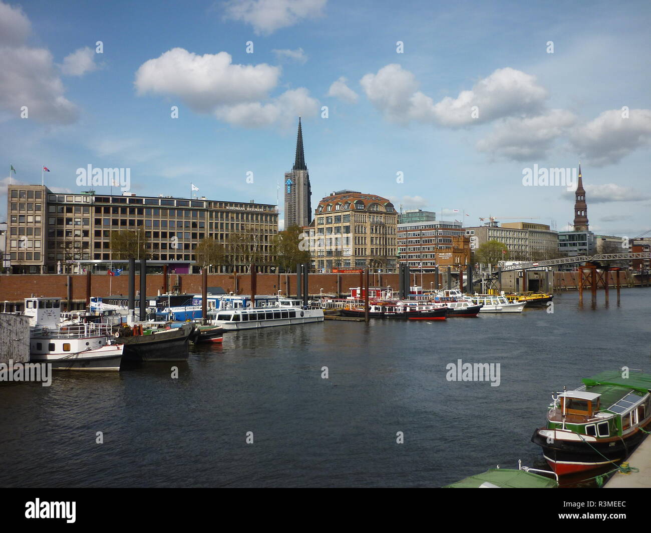 Nikolai fleet hamburg hi-res stock photography and images - Alamy