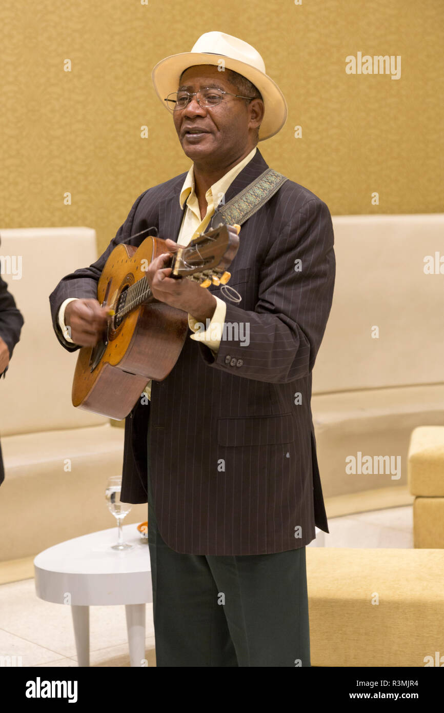 Traditional cuban songs hires stock photography and images Alamy