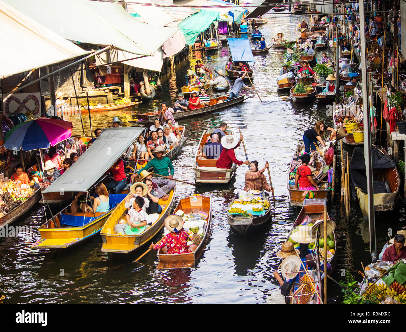 Thailand, Bangkok, Floating Market in Damnoen Saduak Stock Photo