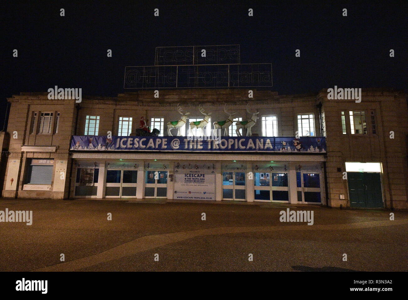 at-tropicana-in-weston-super-mare-stock-photos-at-tropicana-in-weston