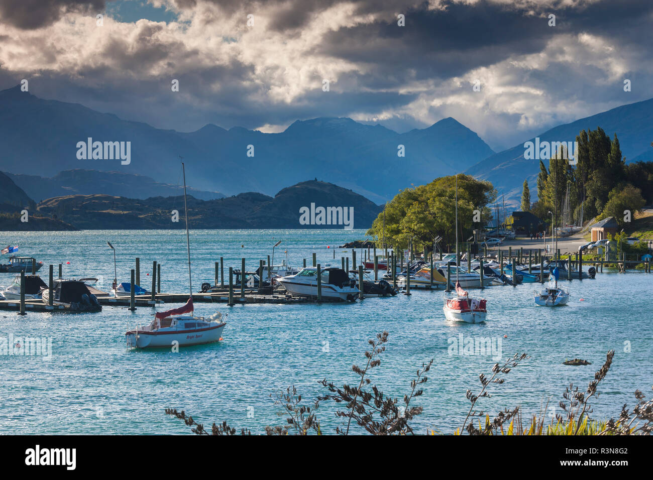 New Zealand, South Island, Otago, Wanaka, Lake Wanaka marina Stock ...