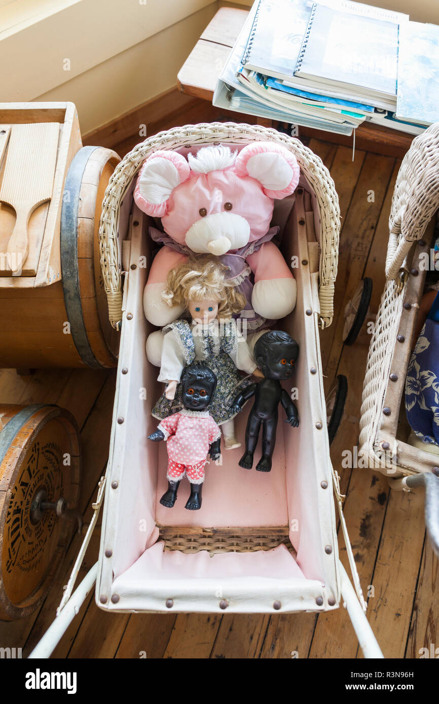 New Zealand, South Island, Southland, Tuatapere, toys and dolls Stock Photo Alamy