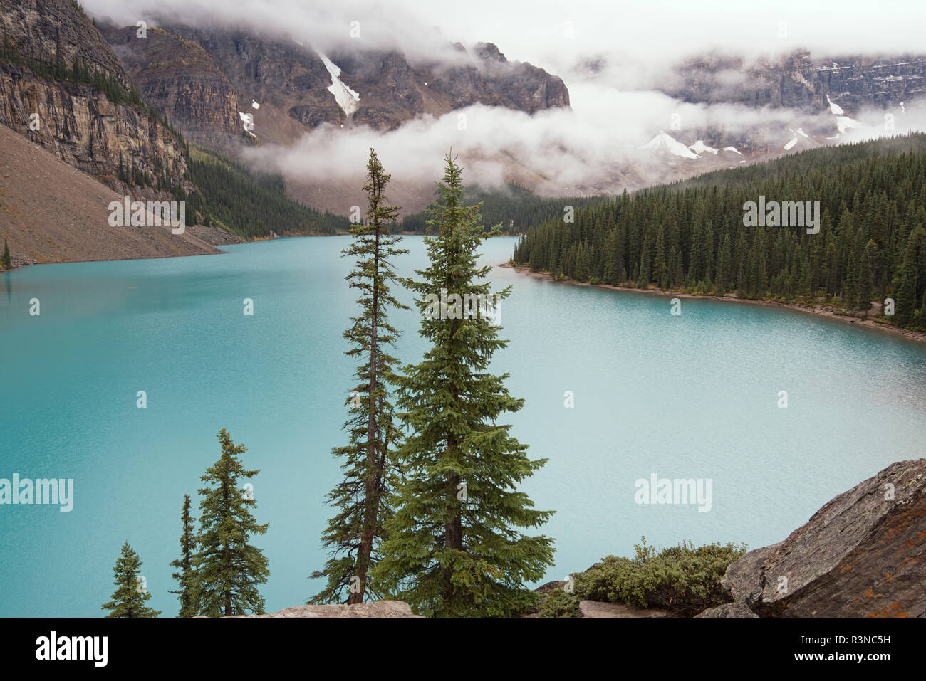Moraine Lake, Lake Louise, Banff National Park, Alberta, Canada, Canadian Rockies, turquoise glacier lake Stock Photo