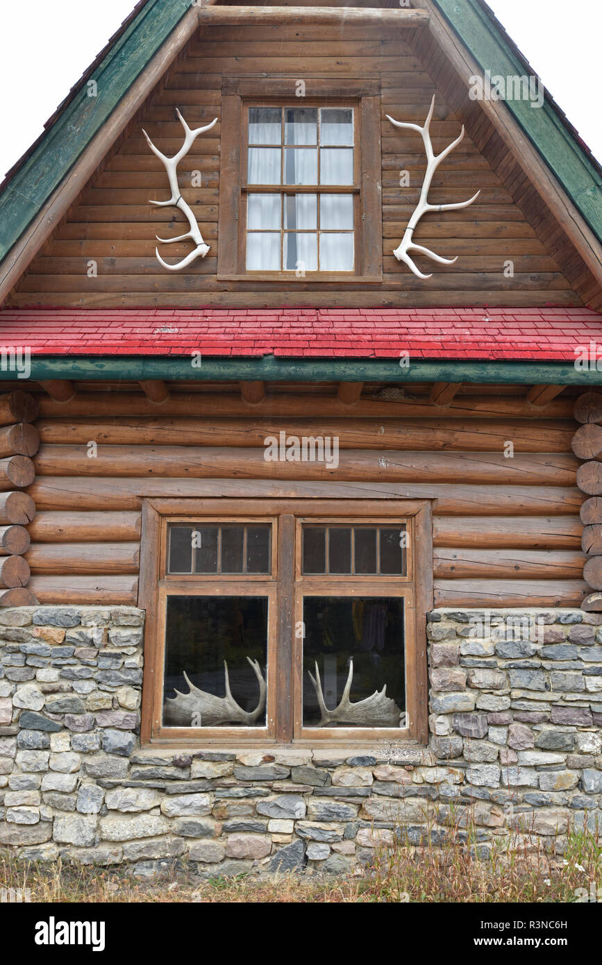 Simpson S Num Ti Jah Lodge Bow Lake Lake Louise Icefields
