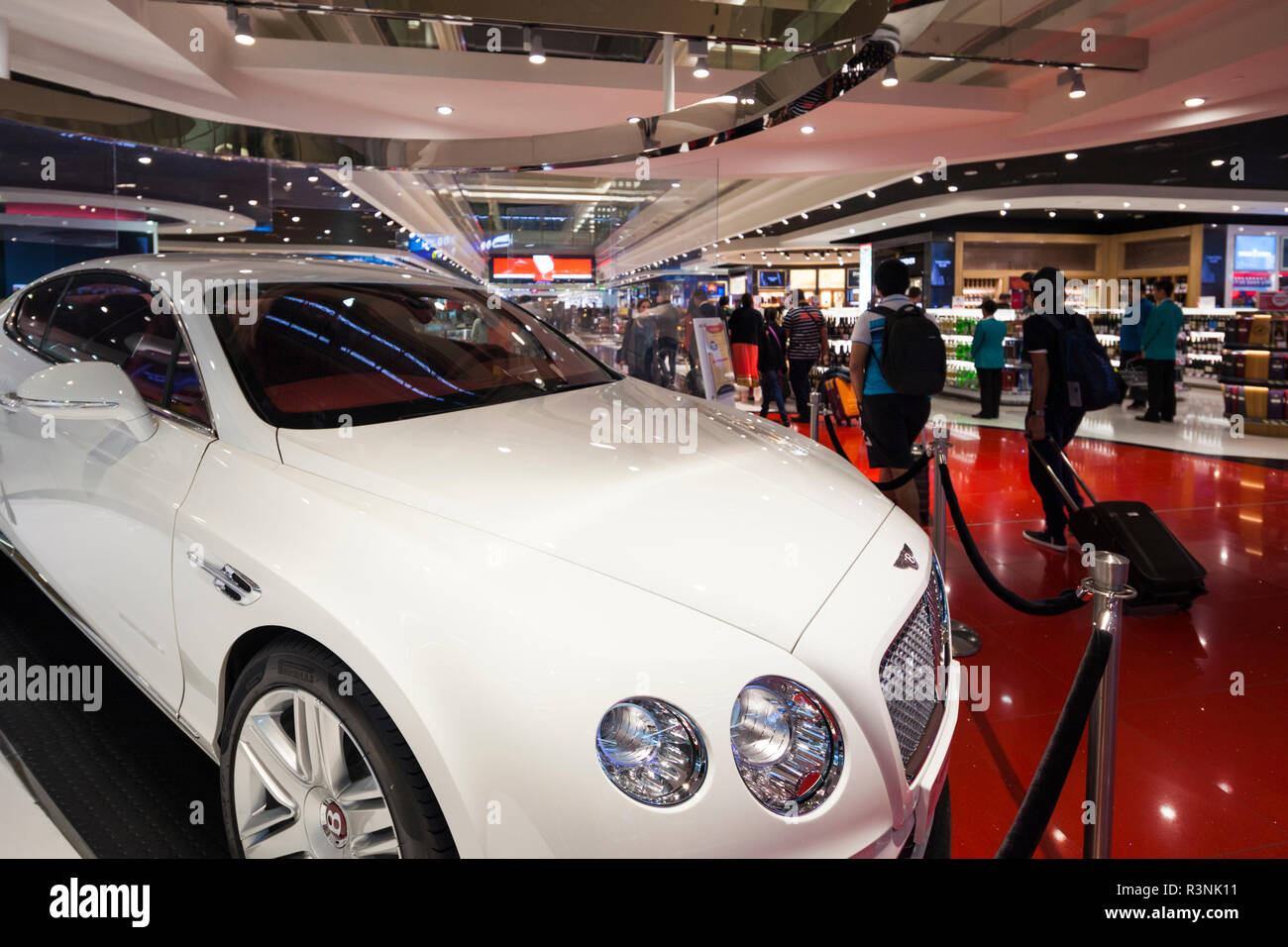 Dubai international airport terminal 3 hires stock photography and