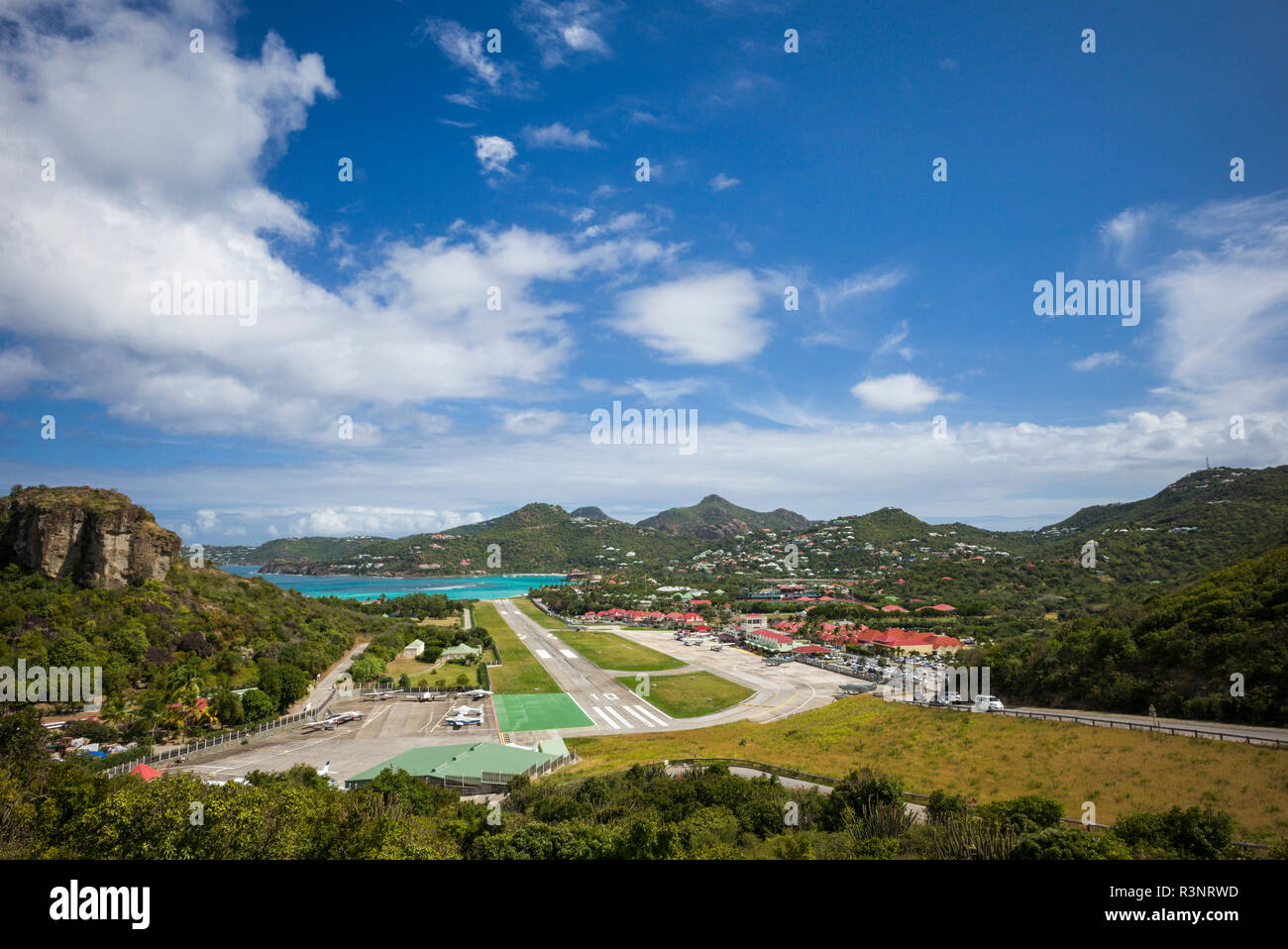 St barthelemy airport hi-res stock photography and images - Alamy