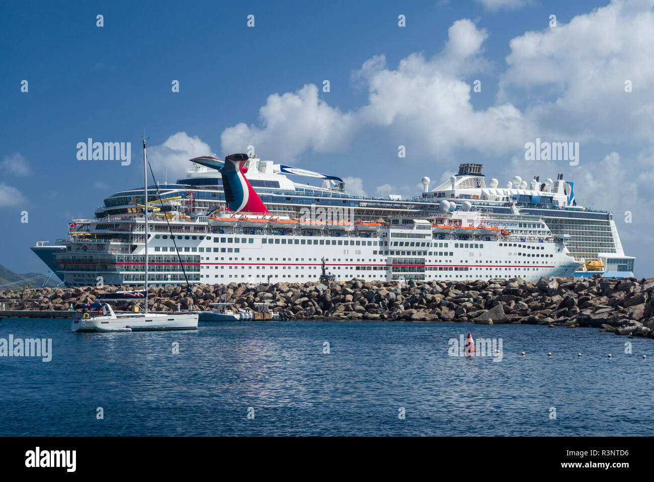 St Kitts And Nevis St Kitts Basseterre Cruise Ship Terminal Stock Photo Alamy