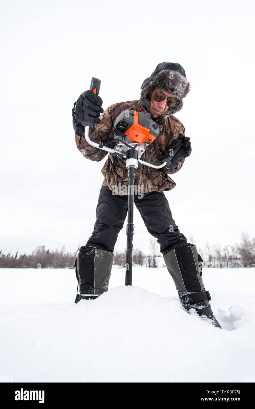 People ice fishing hi-res stock photography and images - Page 13