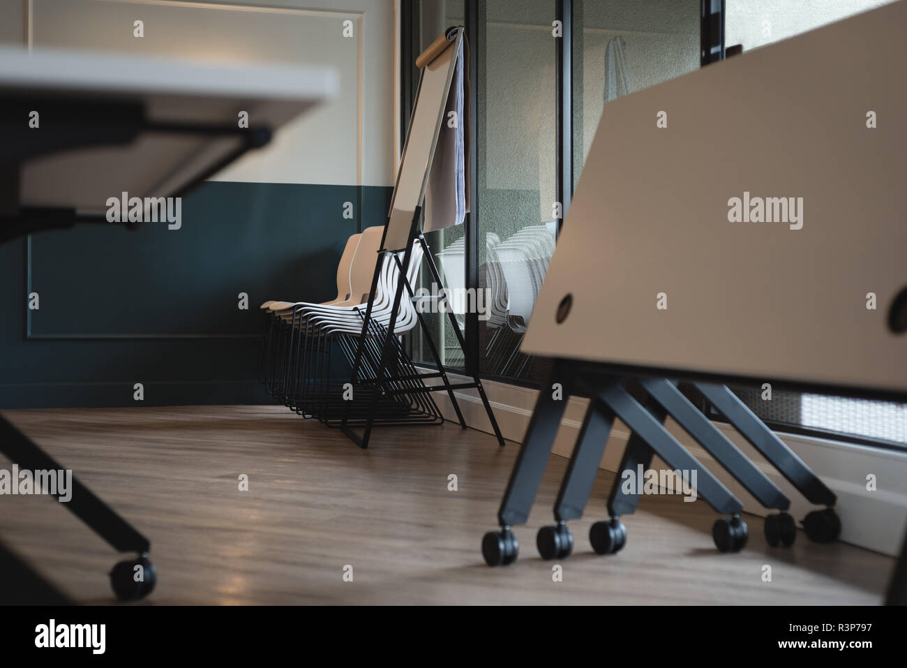 Interior of office hi-res stock photography and images - Alamy