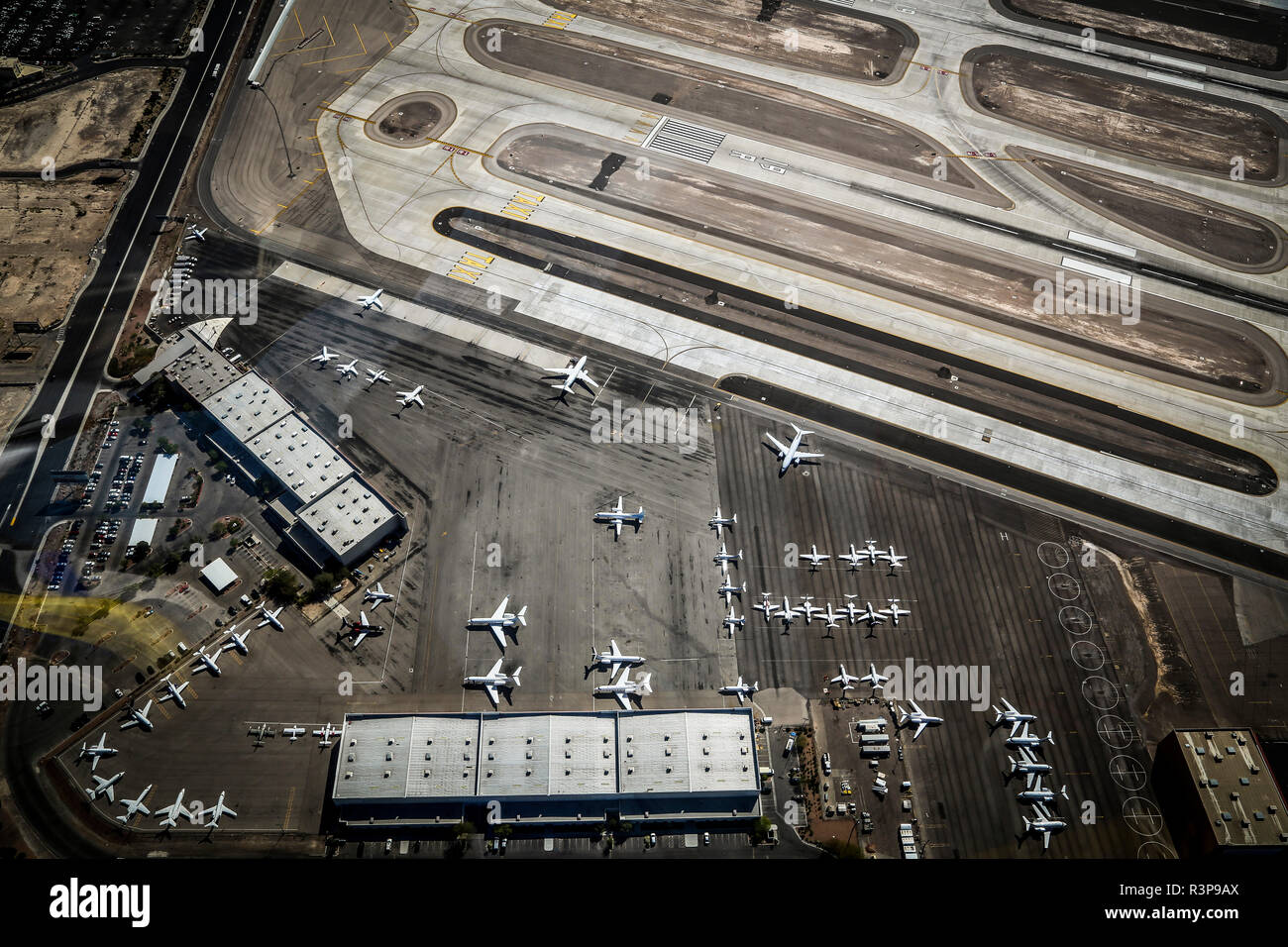 Runway lines from above hi-res stock photography and images - Alamy