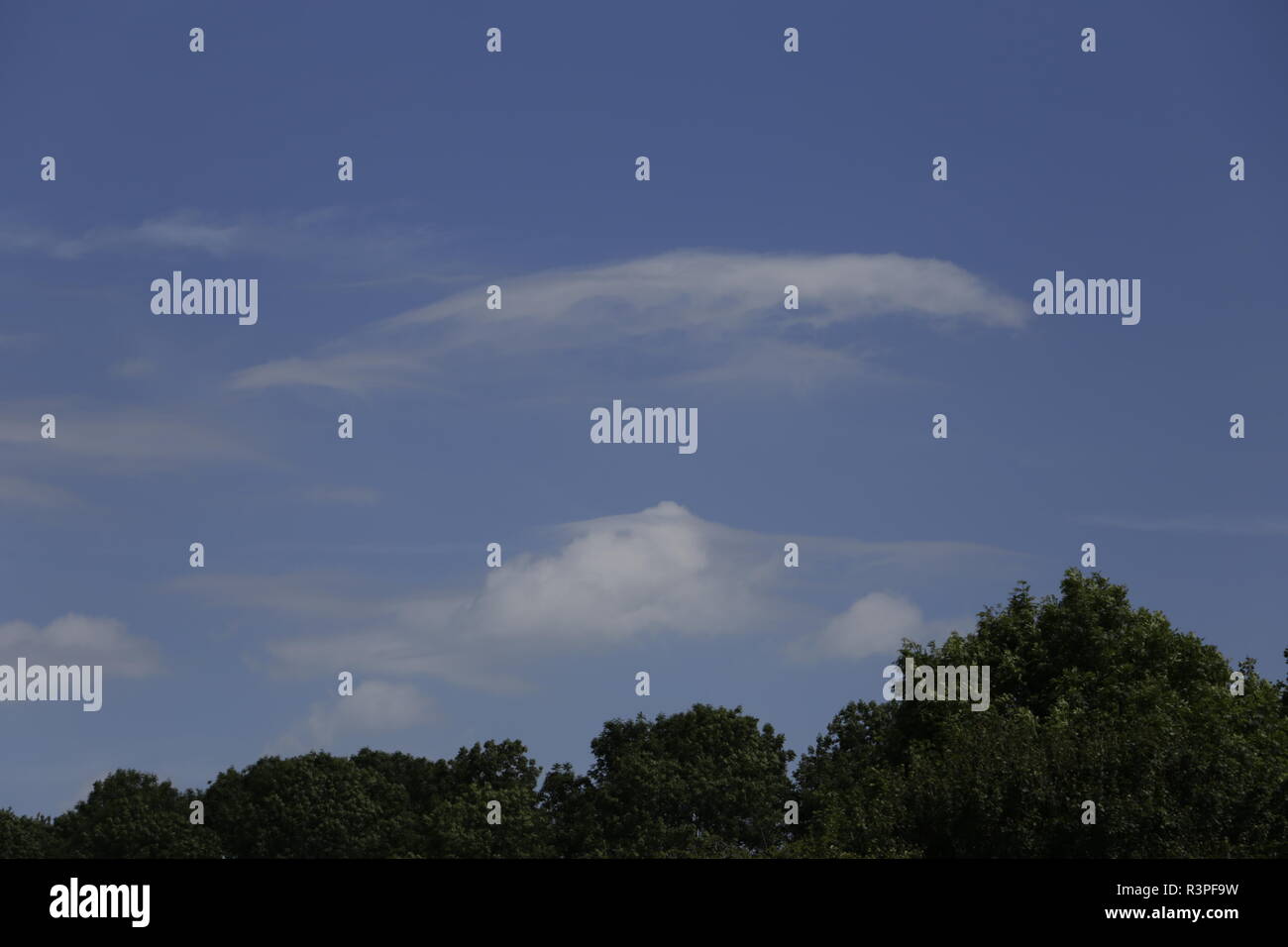 Many different kinds of clouds to spot in the sky Stock Photo - Alamy