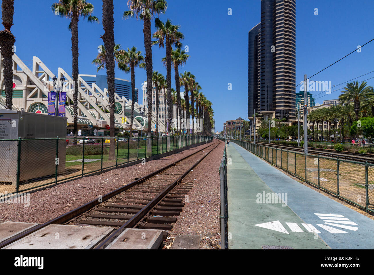 San Diego trolley track a footpath/bicycle/scooter path on West Harbor
