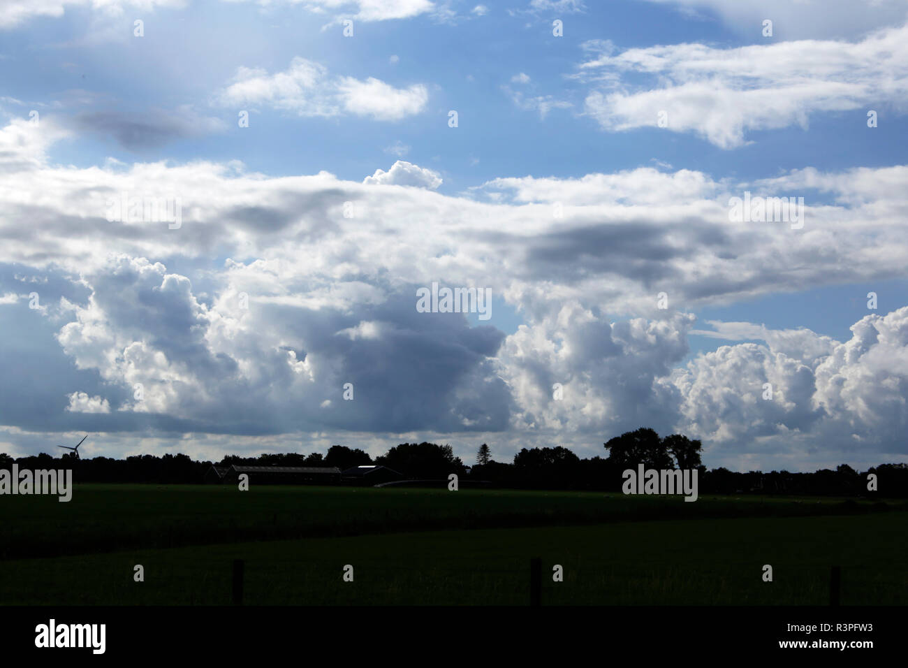 Many different kinds of clouds to spot in the sky Stock Photo - Alamy