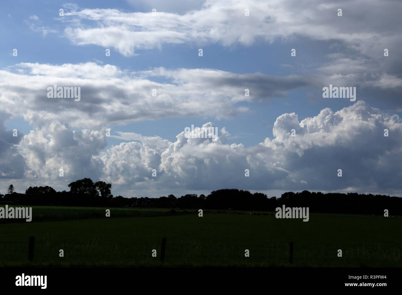 Many different kinds of clouds to spot in the sky Stock Photo - Alamy