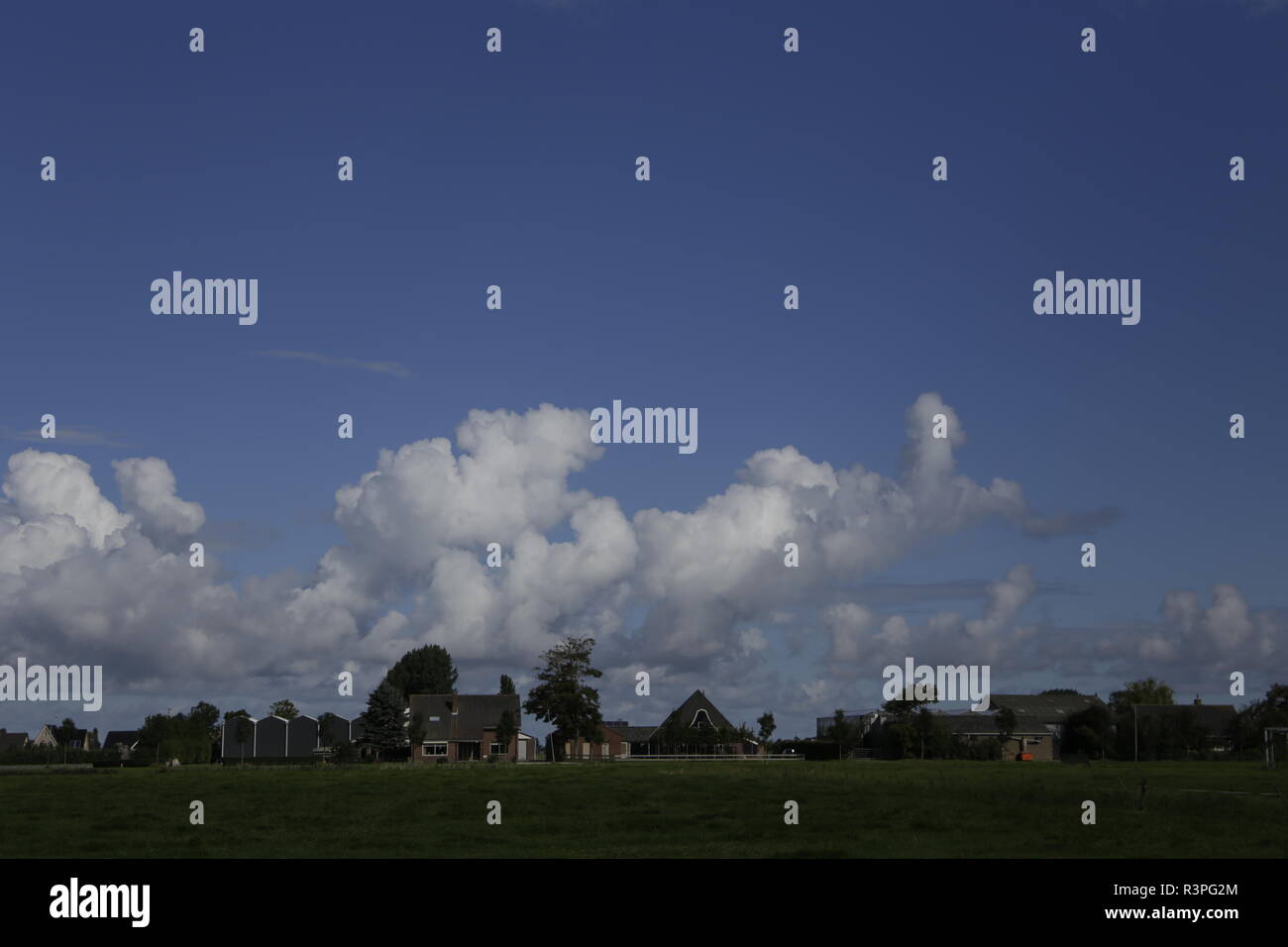 Many different kinds of clouds to spot in the sky Stock Photo - Alamy