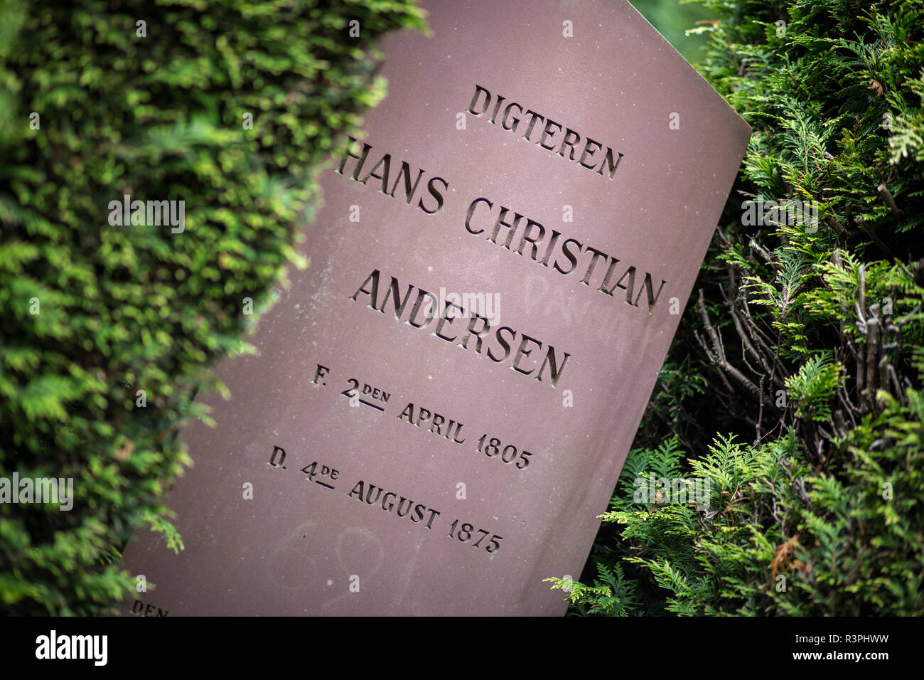 Hans Christian Andersen's Grave – Copenhagen, Denmark - Atlas Obscura