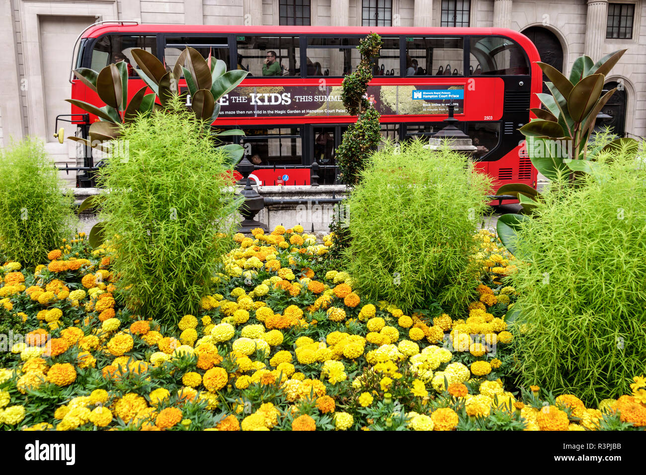 Flowers Garden People Plaza High Resolution Stock Photography And Images Alamy