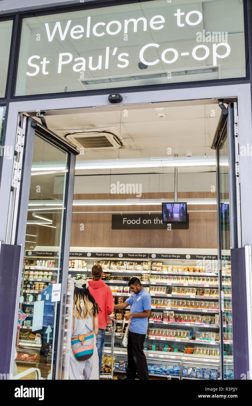 Uk st pauls co op hires stock photography and images Alamy