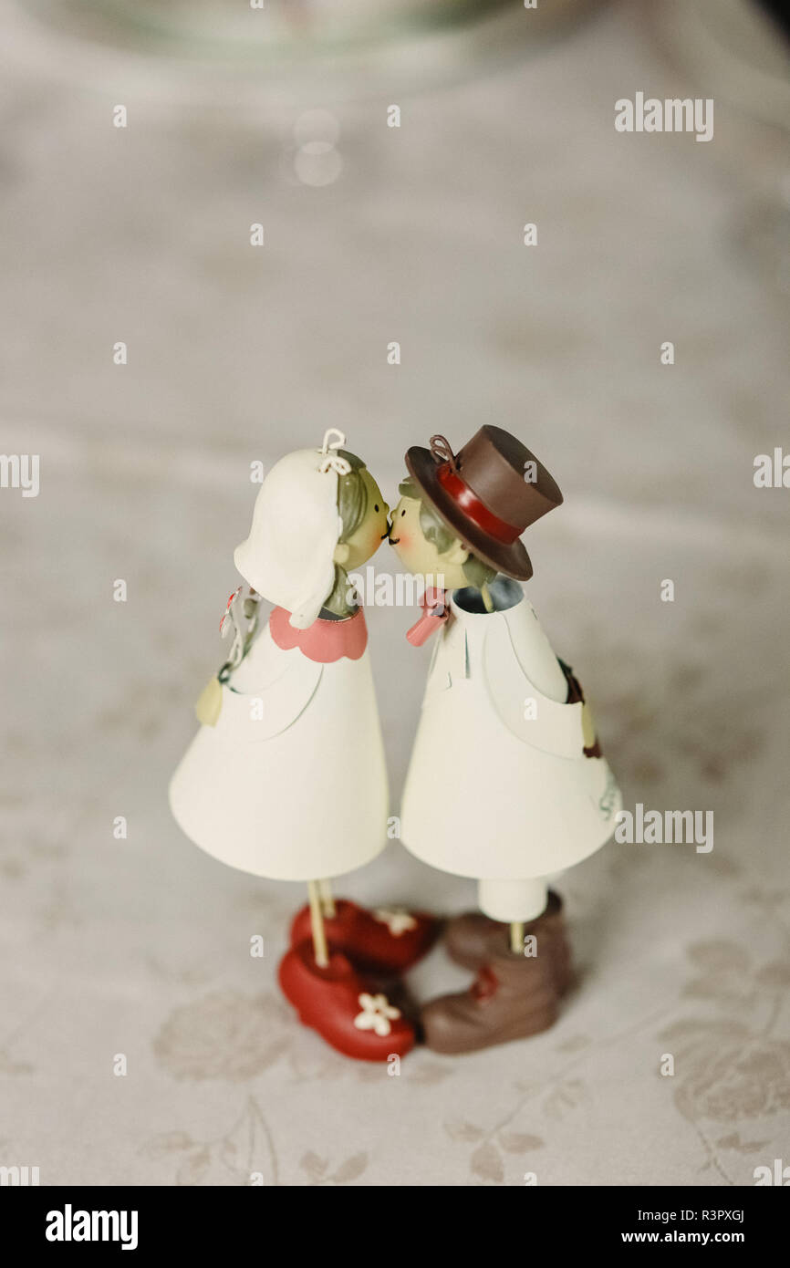Elegant wedding cake dolls Stock Photo - Alamy