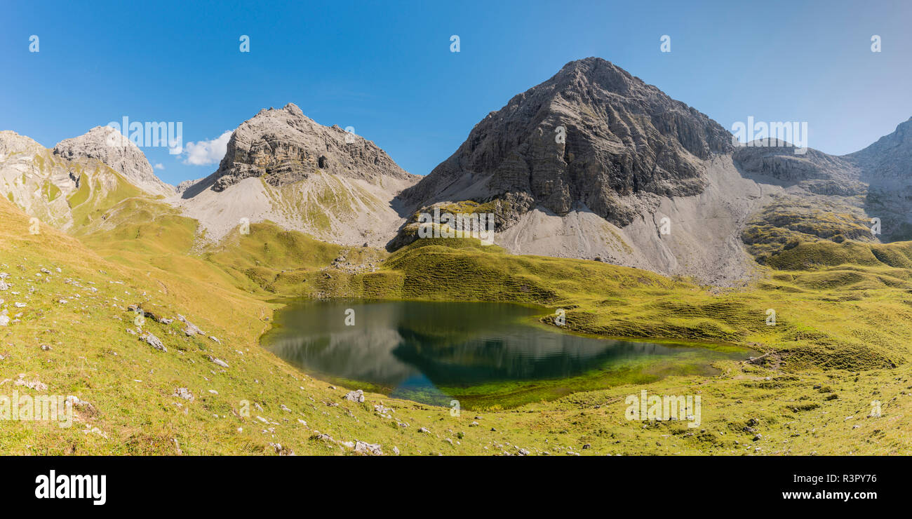 Germany, Bavaria, Allgaeu, Allgaeu Alps, Lake Rappensee, Hochgundspitze and Rappenseekopf Stock Photo