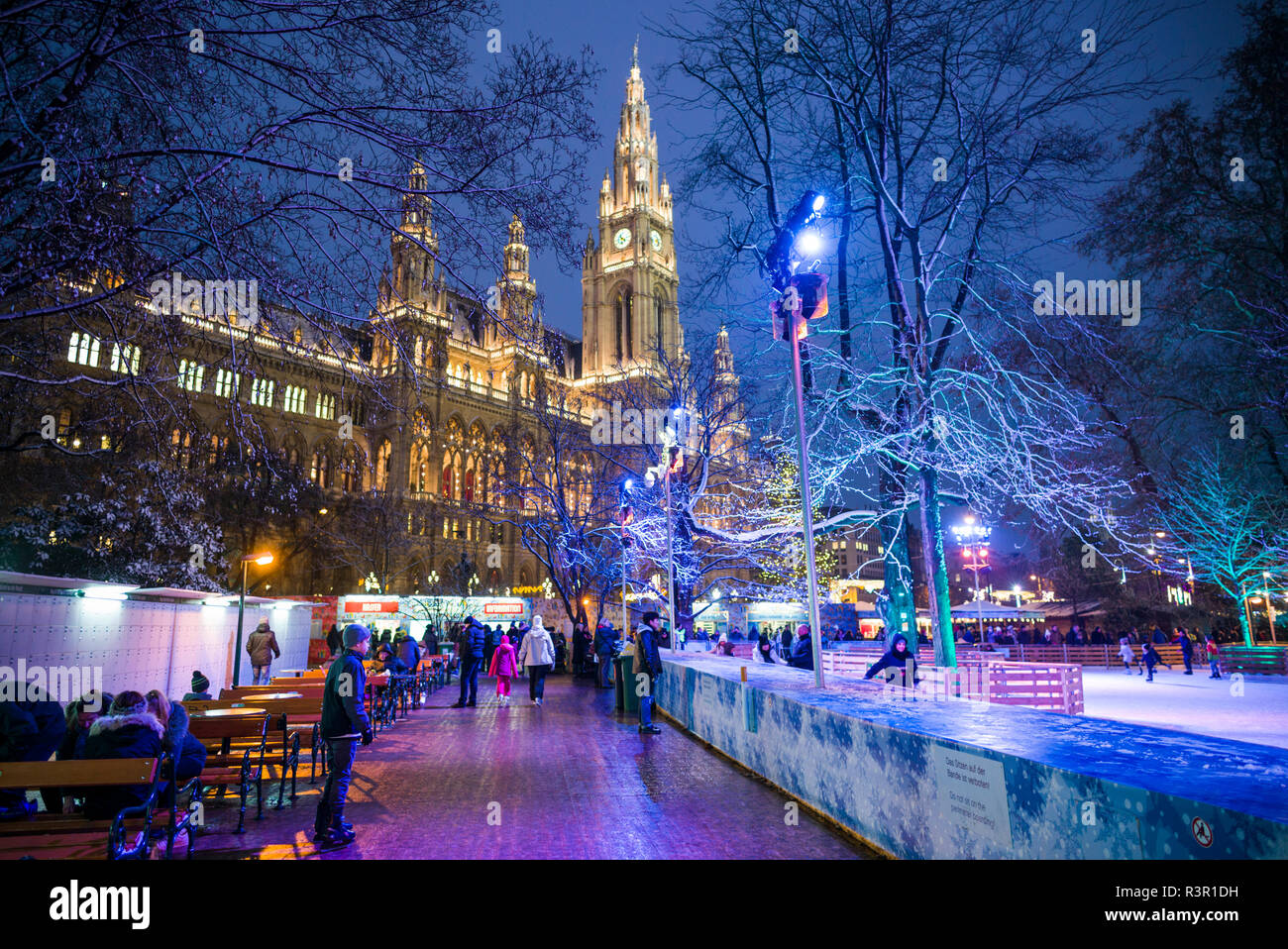 Rathausplatz ice skating rink by town hall hi-res stock photography and  images - Alamy