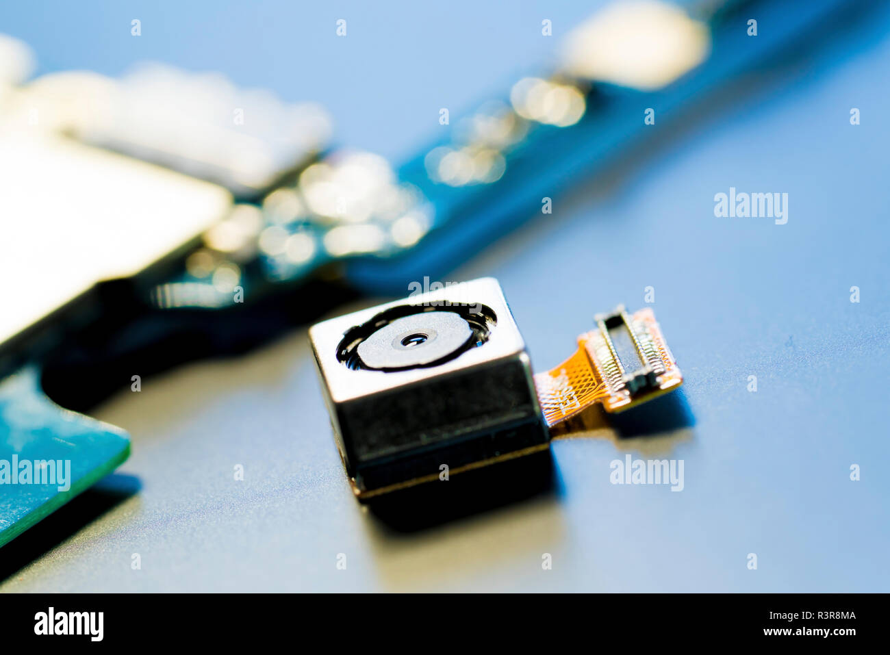 Mobile phone repair hi-res stock photography and images - Alamy