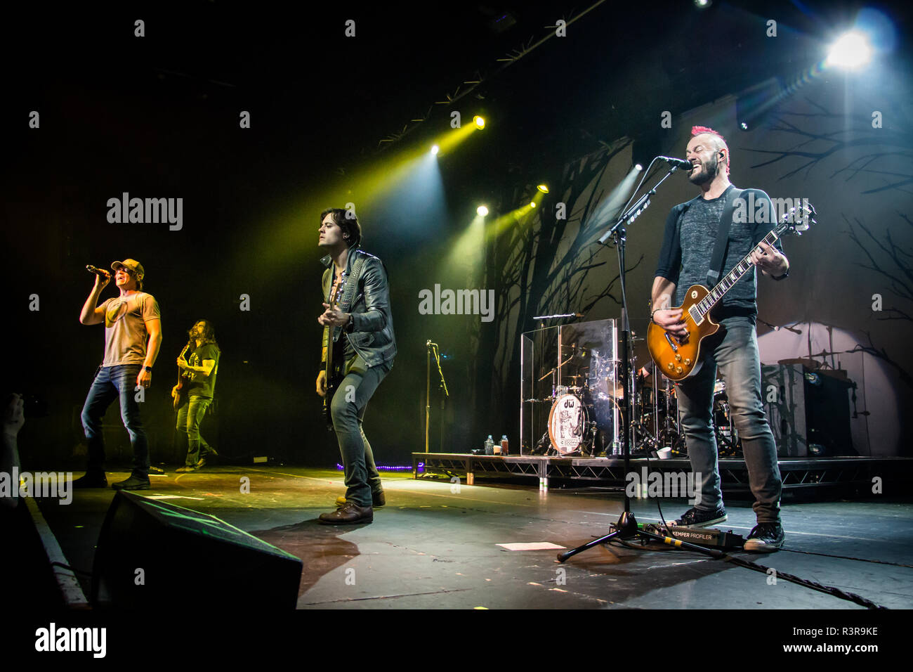 3 doors down 2016 hi-res stock photography and images - Alamy