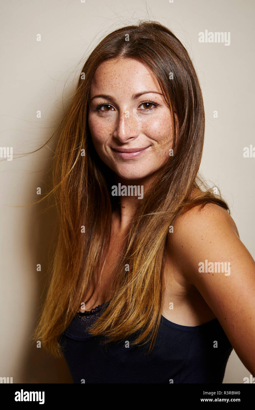 Smiling young woman freckles hi-res stock photography and images - Alamy
