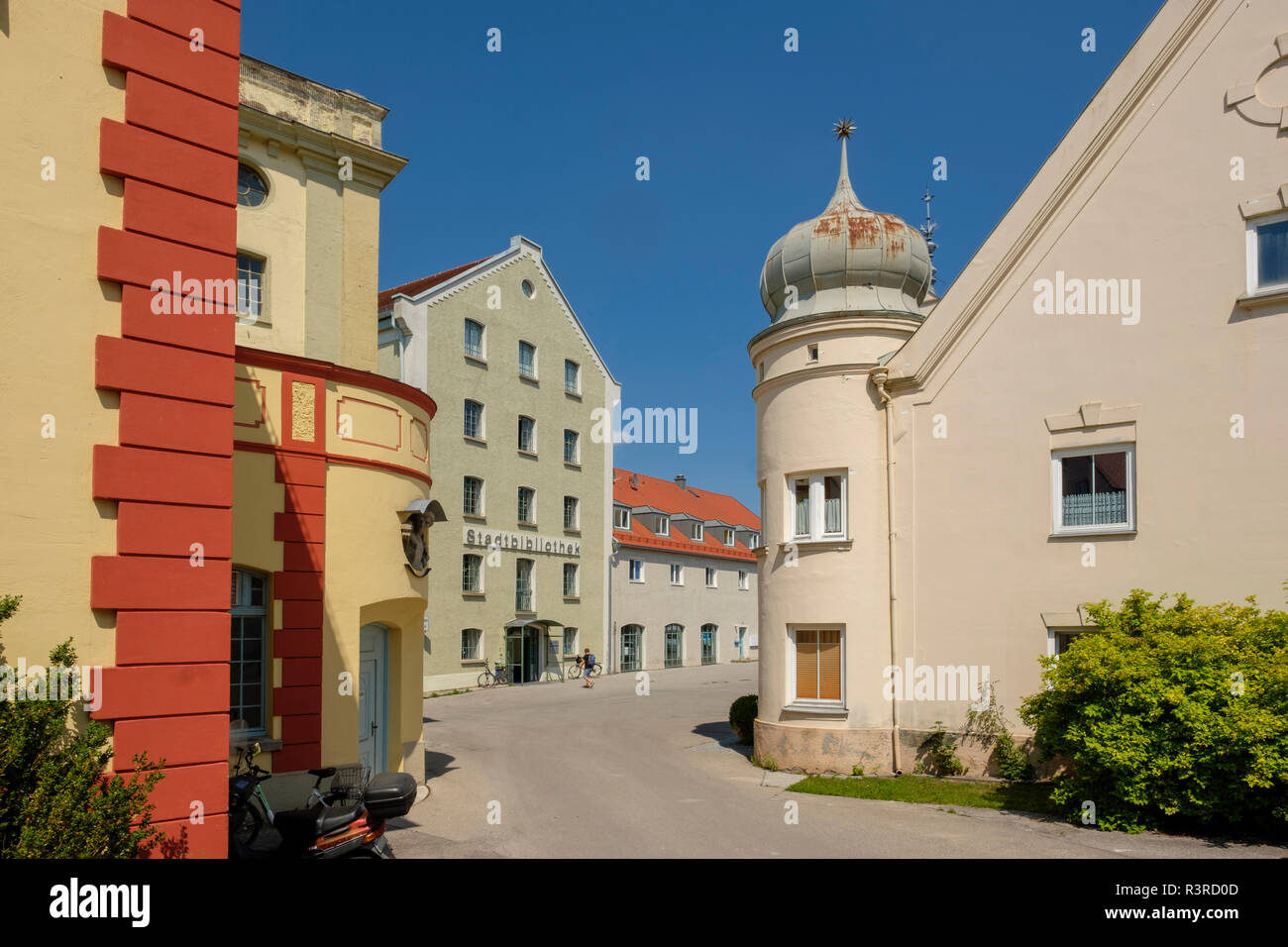 Germany, Bavaria, Fuerstenfeldbruck, city library in the   Aumuehle, Bullachstrasse Stock Photo